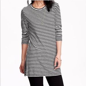Old Navy Black & White Stretch Tunic